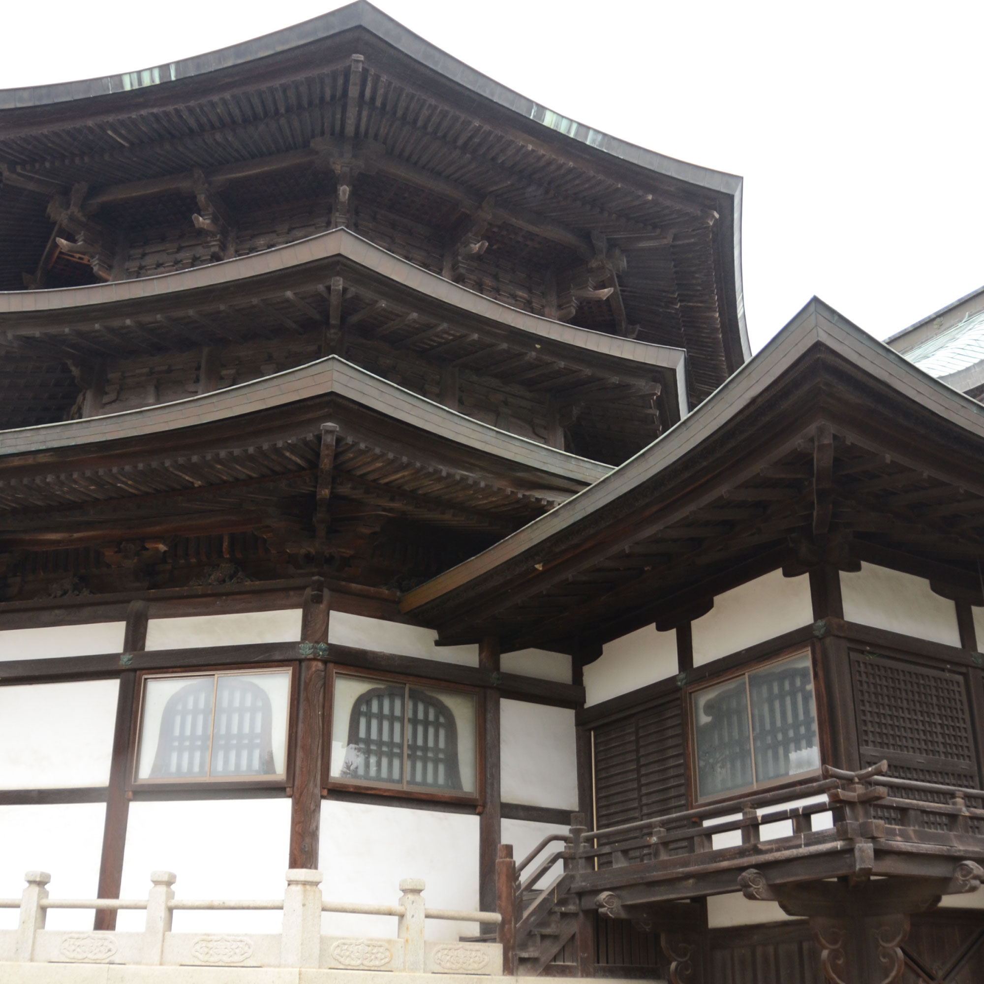「斑鳩寺」の外観