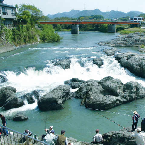 「闘竜灘」の外観